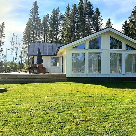 Stuga Med Havsutsikt Robertsfors Exterior photo
