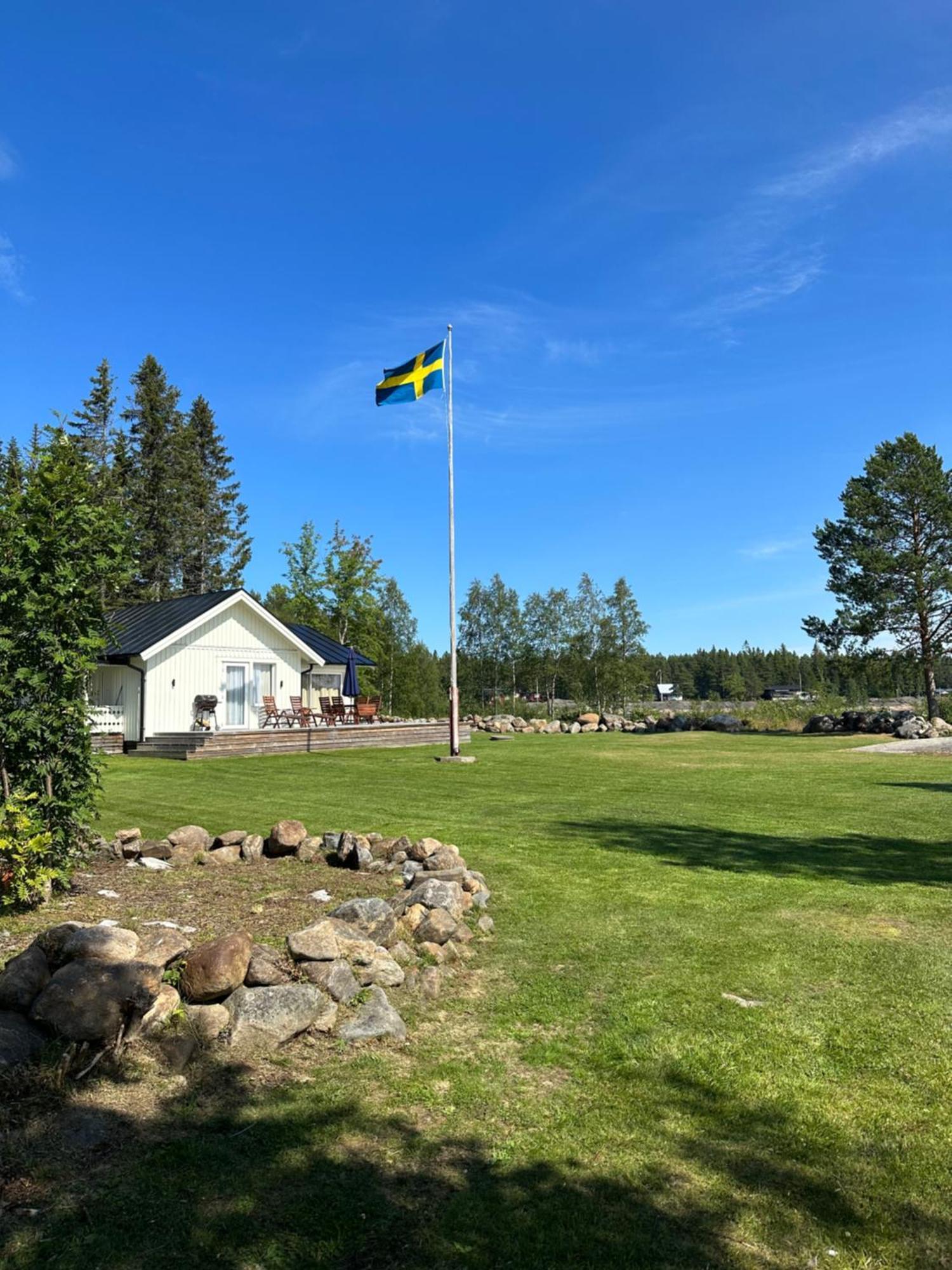 Stuga Med Havsutsikt Robertsfors Exterior photo