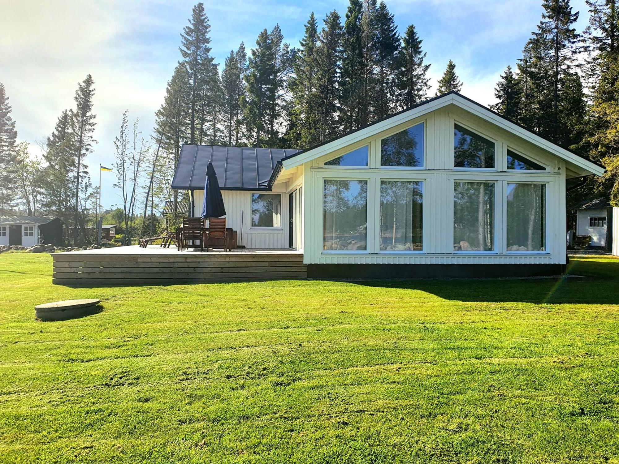 Stuga Med Havsutsikt Robertsfors Exterior photo