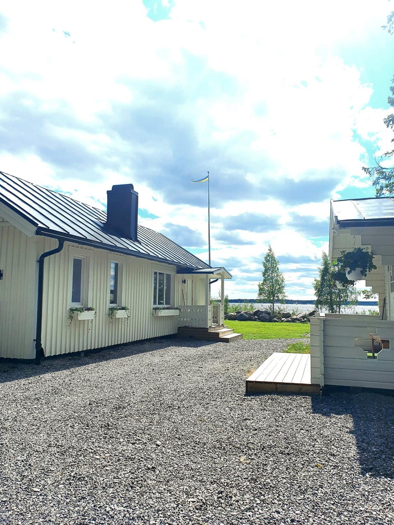 Stuga Med Havsutsikt Robertsfors Exterior photo