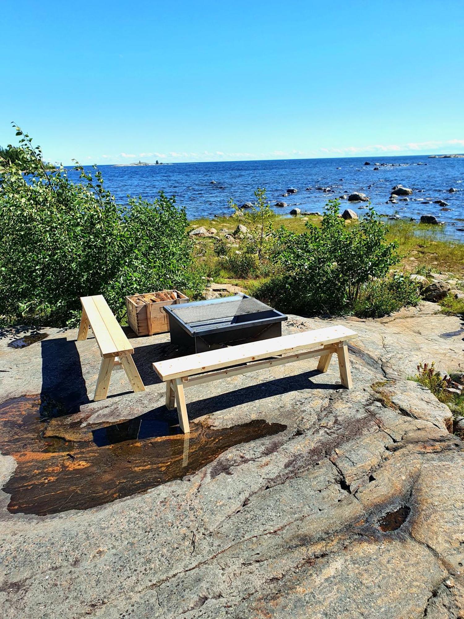 Stuga Med Havsutsikt Robertsfors Exterior photo