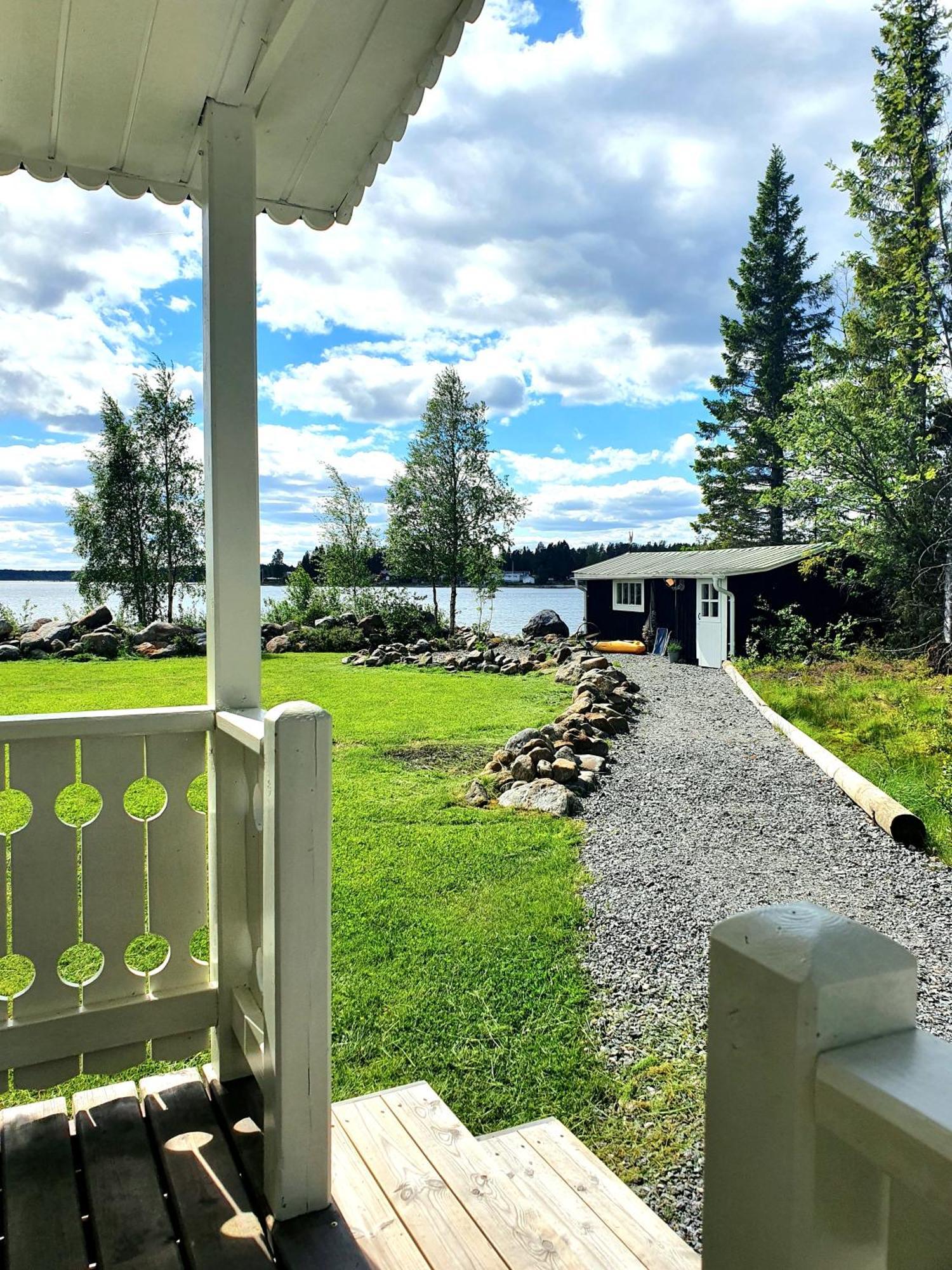 Stuga Med Havsutsikt Robertsfors Exterior photo